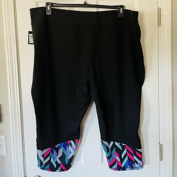 NWT Avenue Delta Active Plus Size Capri - 30/32 - Picture 4 of 4